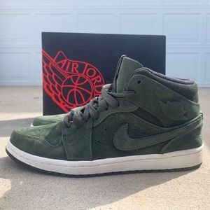 Air Jordan 1 Mid Nouveau Sequoia